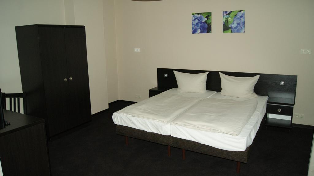 Hotel Pension Eberty - Berlin — Fotos 3